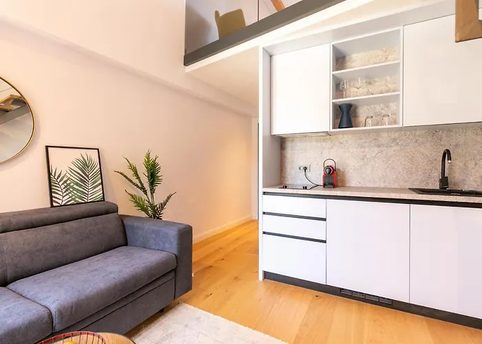 Jupiter Center Apartment