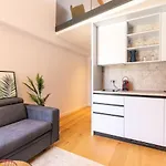 Jupiter Center Apartment